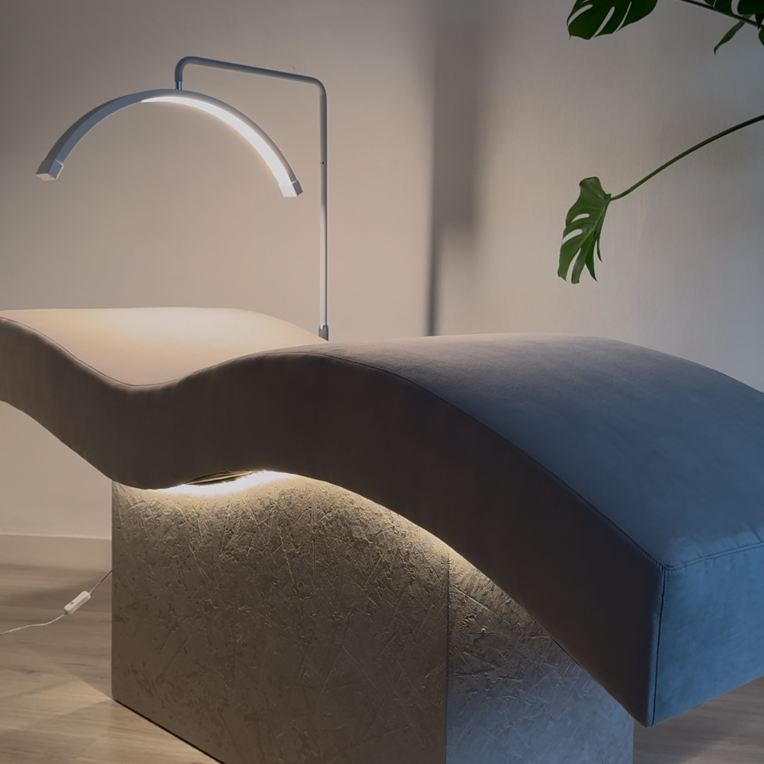 Deluxe Creme With Light