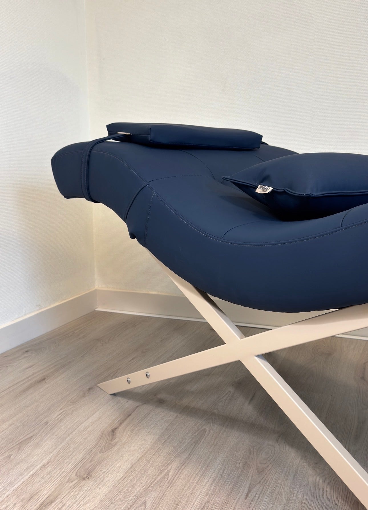 Dark Blue (leather look) With Creme