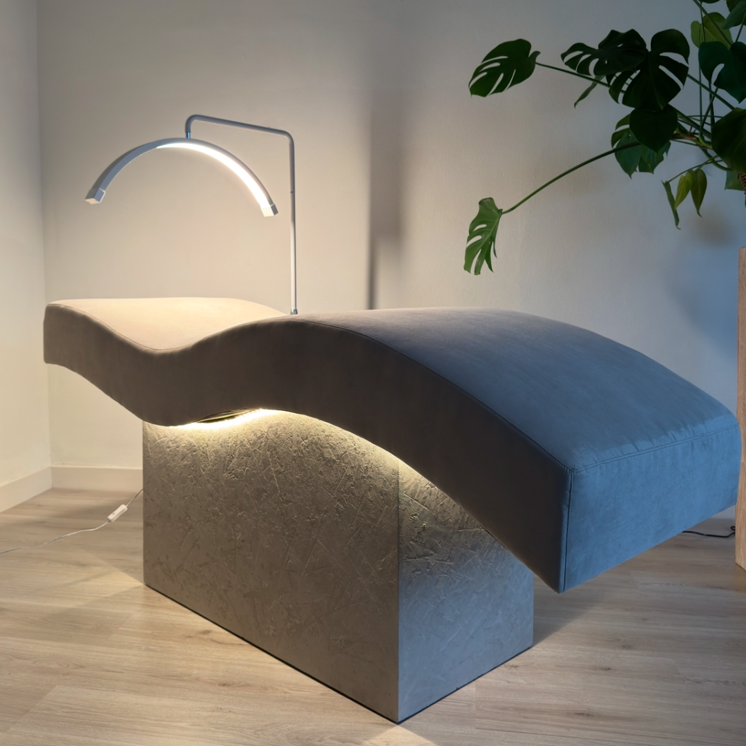 Deluxe Creme With Light