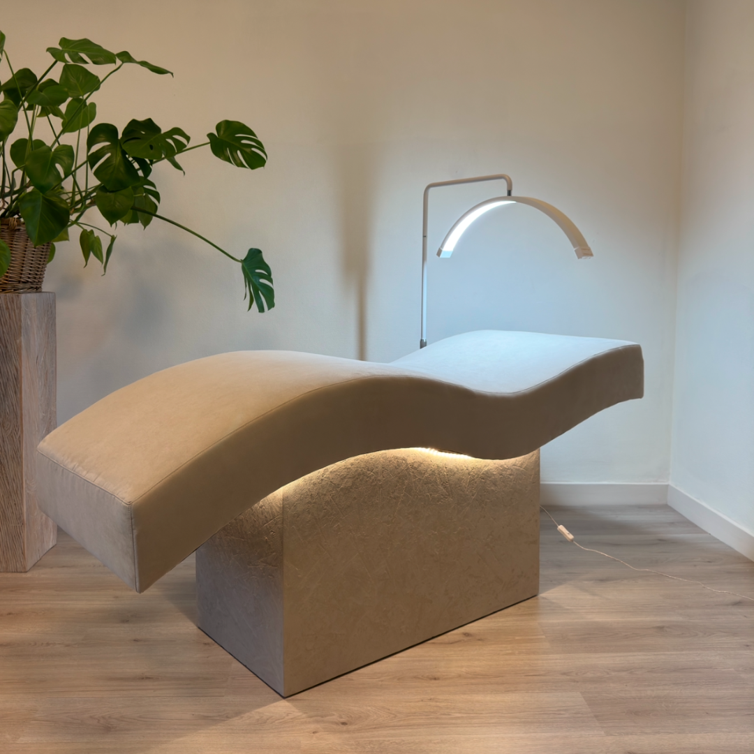 Deluxe Creme With Light