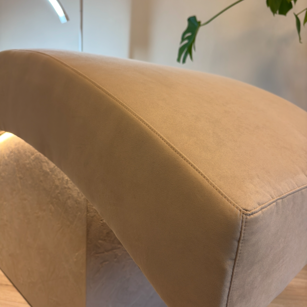 Deluxe Creme With Light