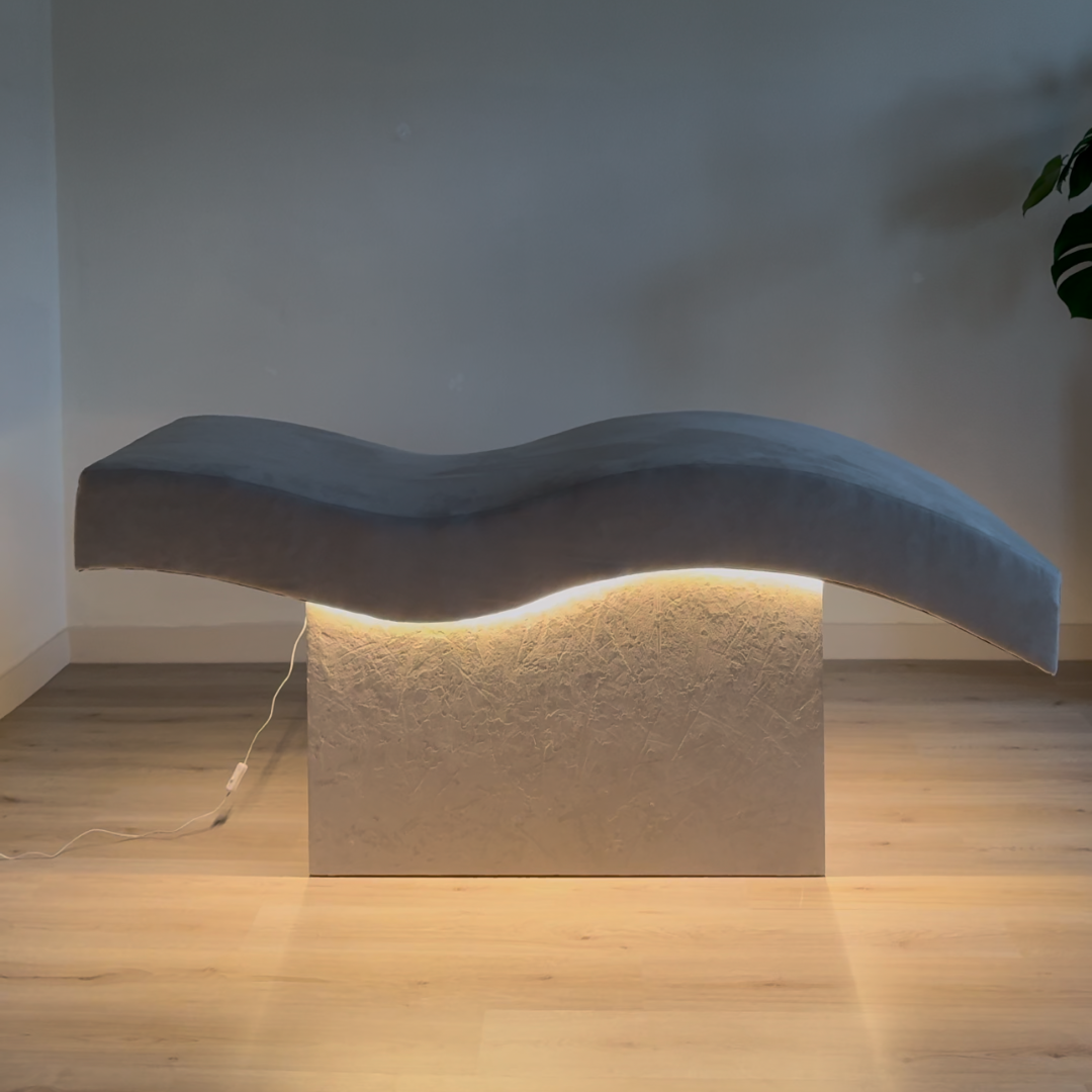 Deluxe Creme With Light