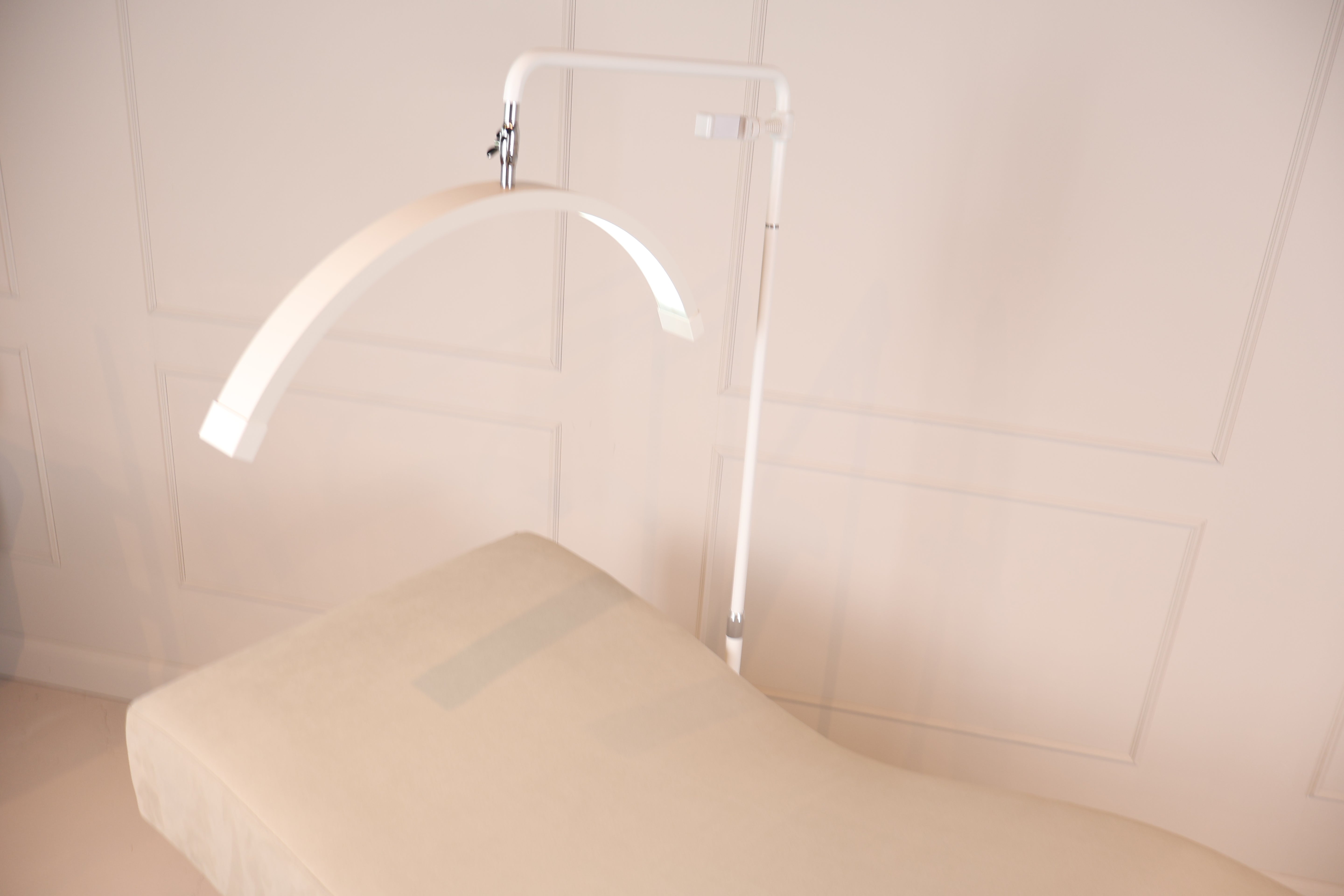 Deluxe Creme With Light