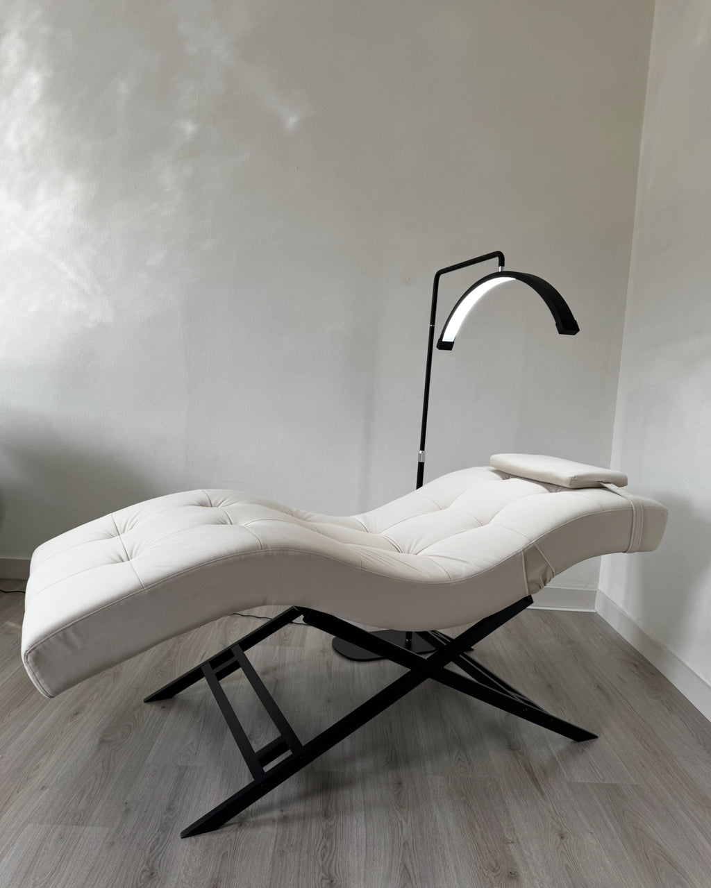 Velvet Light Creme With Black