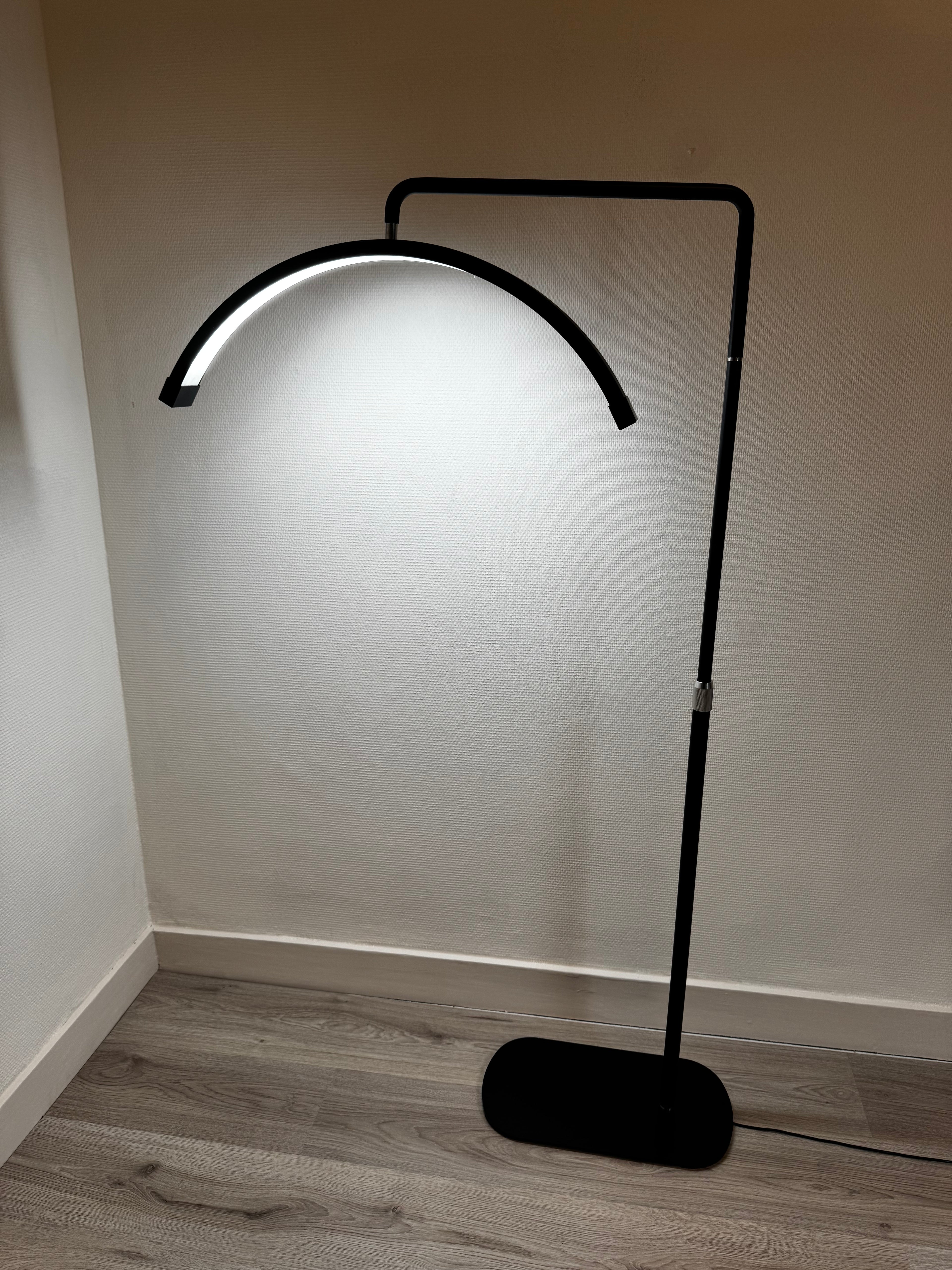 Beauty Light Black